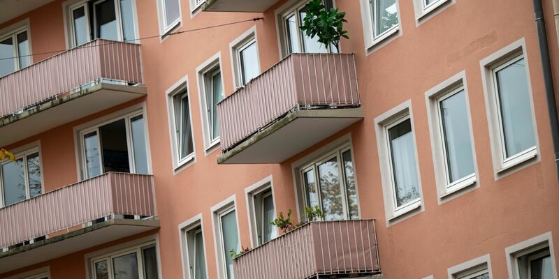 In München lag die durchschnittliche Kaltmiete mit etwa 23 Euro je Quadratmeter an der Spitze. (Archivbild) - Foto: Peter Kneffel/dpa