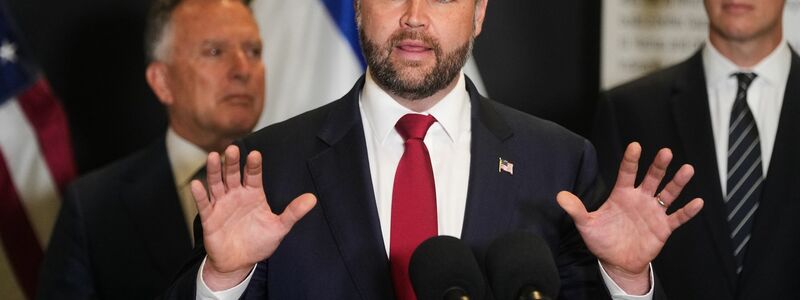 Trump-Vize Vance bittet bei der Rückgabe der übrigen Geisel-Leichen um Geduld.  - Foto: Francisco Seco/AP/dpa