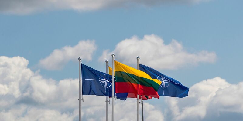 Wetterballons haben den Flugverkehr über dem Flughafen von Litauens Hauptstadt Vilnius gestört. (Symbolbild) - Foto: Mindaugas Kulbis/AP/dpa