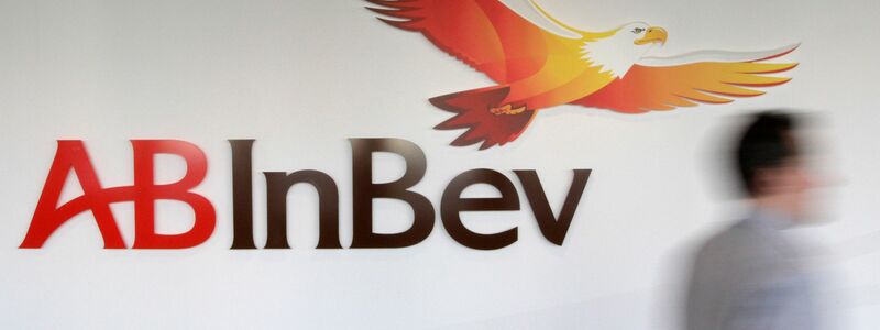 Der weltgrößte Braukonzern AB Inbev bringt sein Lagerbier zurück auf den deutschen Markt. (Archivbild)  - Foto: Yves Logghe/ap/dpa