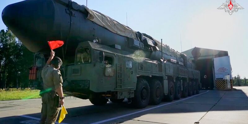 Ein russischer Raketenwerfer des Typs Jars bei einer Übung. (Archivbild) - Foto: Uncredited/Rusian Defense Ministry Press Service/AP/dpa