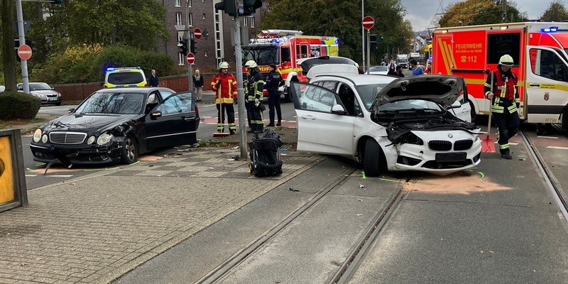 FW-MH: Verkehrsunfall Aktienstraße/ Mellinghofer Straße - drei verletzte Personen - Foto: presseportal.de