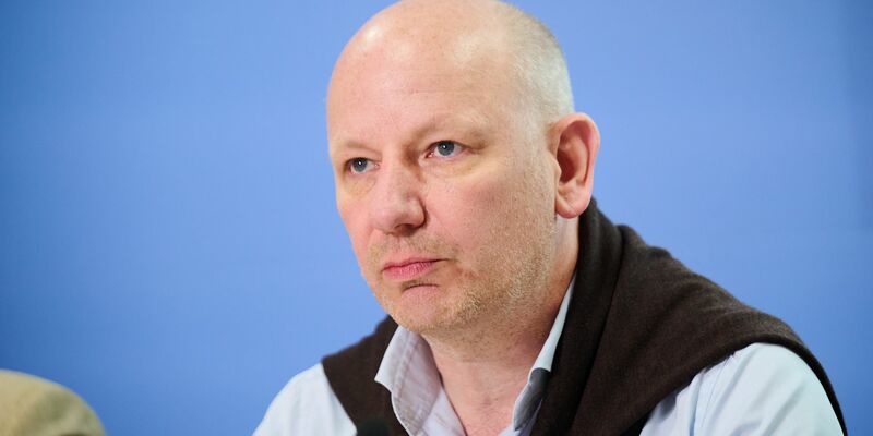 Seit 2002 untersucht die Leipziger Autoritarismus-Studie, auch als Mitte-Studie bekannt, alle zwei Jahre autoritäre und rechtsextreme Einstellungen in der Gesellschaft. (Archivbild) - Foto: Annette Riedl/dpa