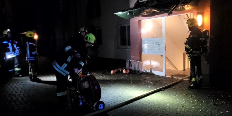 FW-OB: Rauchmelder und aufmerksamer Nachbar retten Frau und Hund das Leben - Foto: presseportal.de