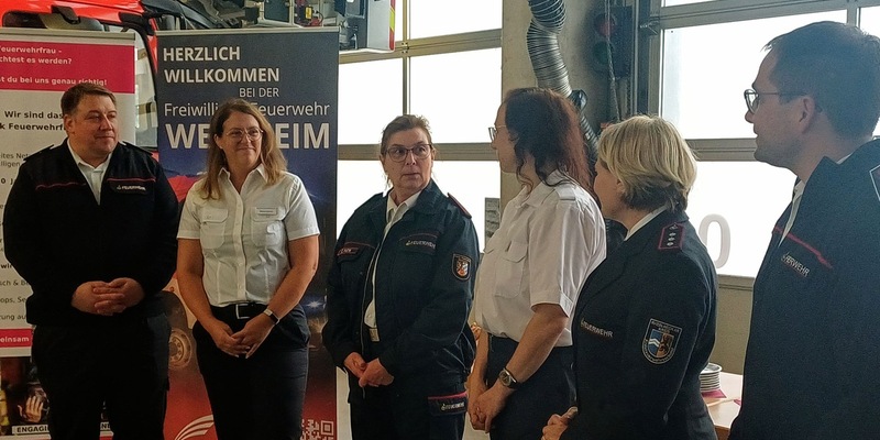 FW Weinheim: Damit Frauen ihren Mann stehen - Foto: presseportal.de