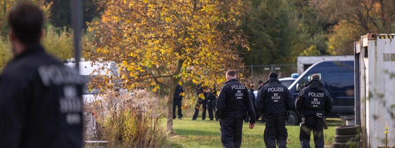 Die Polizei hat in Brandenburg mit Suchen die Ermittlungen im Fall Rebecca fortgesetzt. (Archivbild) - Foto: Christophe Gateau/dpa