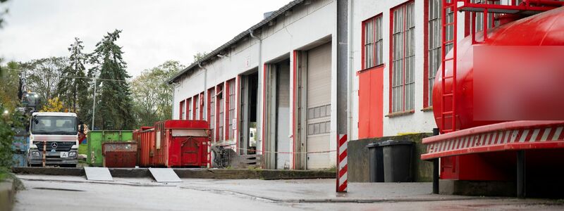 Erneut war die Polizei im Fall des toten Fabian in der Region Güstrow sichtbar aktiv.  - Foto: Philip Dulian/dpa