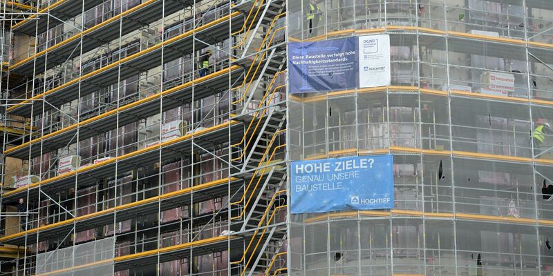 Der Hochbau hat sich im August erholt. Die Unternehmen sammelten mehr Aufträge ein.  - Foto: Malin Wunderlich/dpa