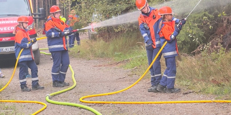 FW-OE: Abschlussübung der Jugendfeuerwehren der Gemeinde Kirchhundem - Foto: presseportal.de