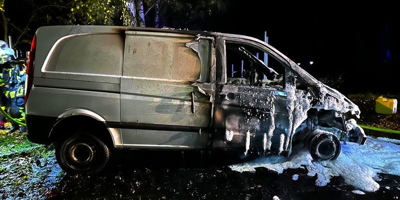 LPI-NDH: Fahrzeug ausgebrannt - Ermittlungen eingeleitet - Foto: presseportal.de