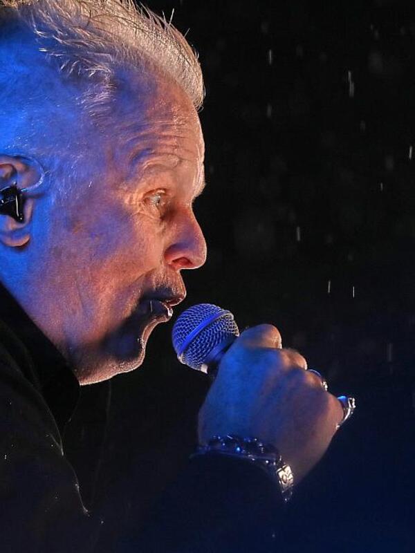 Der Rapper SSIO steht mit Alles oder Nix an der Spitze der offiziellen ...