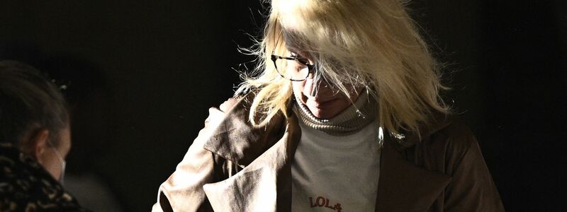Lolas Mutter forderte vor Gericht Gerechtigkeit nach dem gewaltsamen Tod ihrer Tochter (Archivbild). - Foto: Julien De Rosa/AFP/dpa