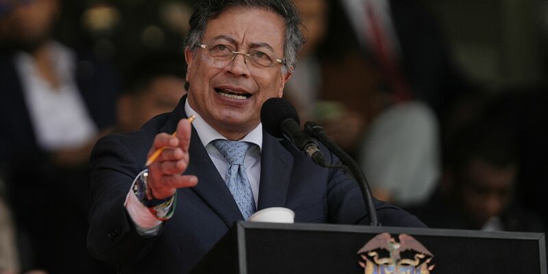 Der kolumbianische Präsident Gustavo Petro ist von der US-Regierung sanktioniert worden. - Foto: Ivan Valencia/AP/dpa