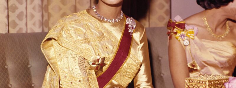 Sirikit galt als wahre Stilikone. (Archivbild) - Foto: Kurt Rohwedder/dpa
