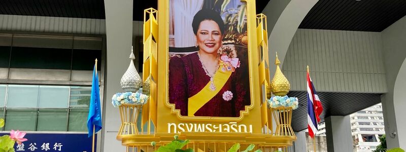 Thailand feiert den Geburtstag der Ex-Königin traditionell als Muttertag. (Archivbild) - Foto: Carola Frentzen/dpa