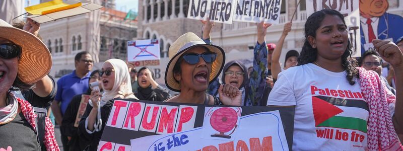In Kuala Lumpur kam es zu Protesten gegen den Trump-Besuch. - Foto: Azneal Ishak/AP/dpa