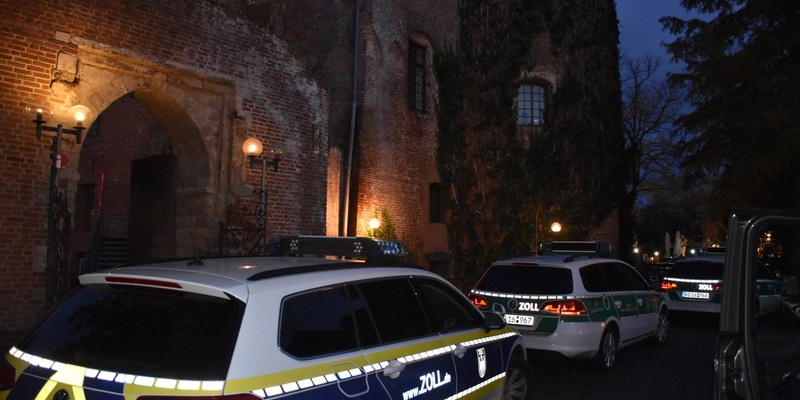 HZA-KR: Gemeinsame Pressemitteilung der Staatsanwaltschaft Krefeld und des Hauptzollamts Krefeld Zoll Krefeld durchsucht Gastronomiebetrieb in Brüggen - Ermittlungen wegen Schwarzarbeit dauern an - Foto: presseportal.de