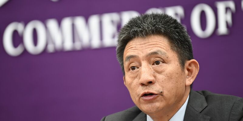 Li Chenggang, Verhandler in internationalen Handelsfragen, hat eine vorläufige Einigung mit den USA bekanntgegeben. (Archivbild) - Foto: Johannes Neudecker/dpa