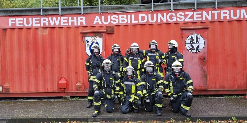 FW-OE: Atemschutzgeräteträger-Lehrgang in Kirchhundem - Teamwork und Schweiß - Foto: presseportal.de
