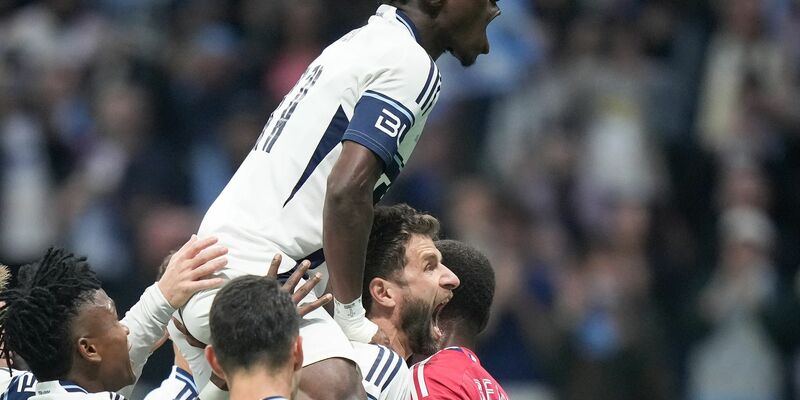 Das 2:0 erzielte Thomas Müller (rechts) per Elfmeter. - Foto: DARRYL DYCK/The Canadian Press/AP/dpa