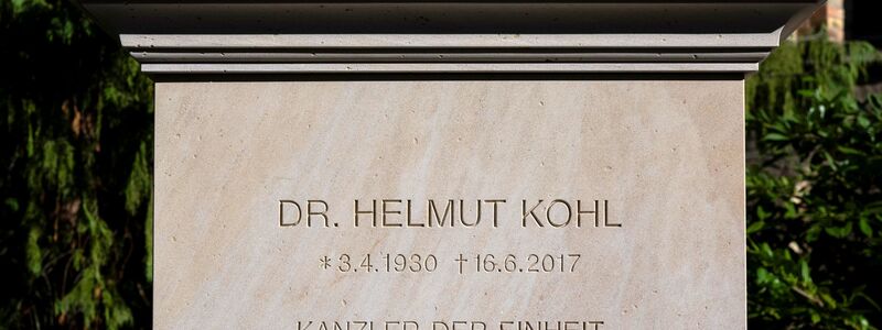 Helmut Kohl war am 16. Juni 2017 in Ludwigshafen gestorben und am 1. Juli 2017 in Speyer beigesetzt worden. - Foto: Boris Roessler/dpa