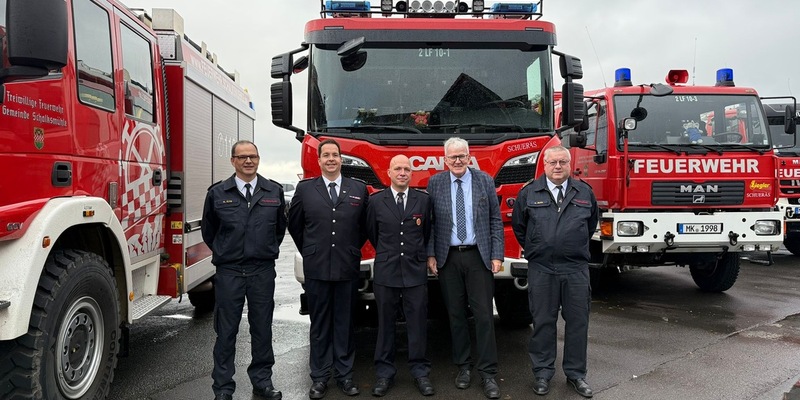 FW Schalksmühle: Feuerwehr Schalksmühle spricht Alexander Horn und Matthias Höfer als neuer Wehrleitung das Vertrauen aus - Foto: presseportal.de