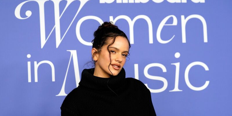 Rosalía ist mit ihrer Mischung aus Flamenco, Latin-Pop, R&B, Reggaeton und «Música urbana latina» international erfolgreich. (Archivfoto) - Foto: Chris Pizzello/Invision/AP/dpa