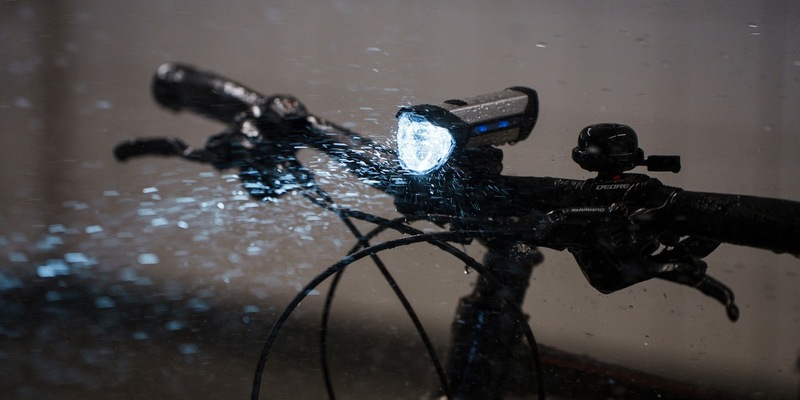 Fahrradleuchten im Test: ADAC untersucht elf Frontscheinwerfer und zehn Lichtsets - Foto: presseportal.de