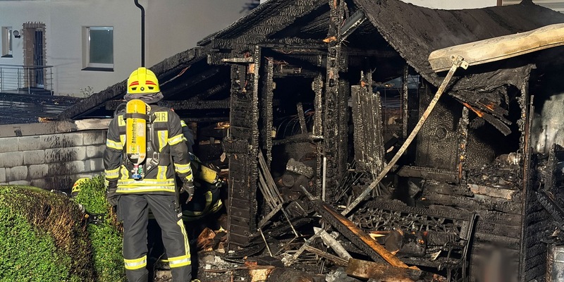 FW Finnentrop: Gartenhüttenbrand in Finnentrop-Fretter - Foto: presseportal.de