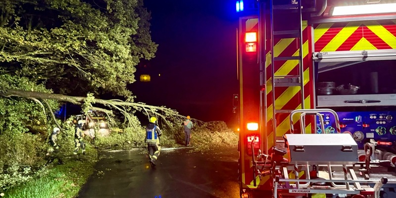 FW Hünxe: Sturmschaden - Foto: presseportal.de