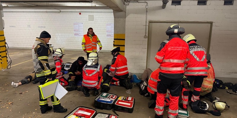 FW-EN: Gefahrgutübung in Industriebetrieb - erfolgreiche Zusammenarbeit aller Einsatzkräfte - Foto: presseportal.de