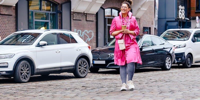 TikTok-Star und Schriftstellerin Jana Crämer im Interview: Der erste Roman über das Leben mit Lipödem - Foto: presseportal.de