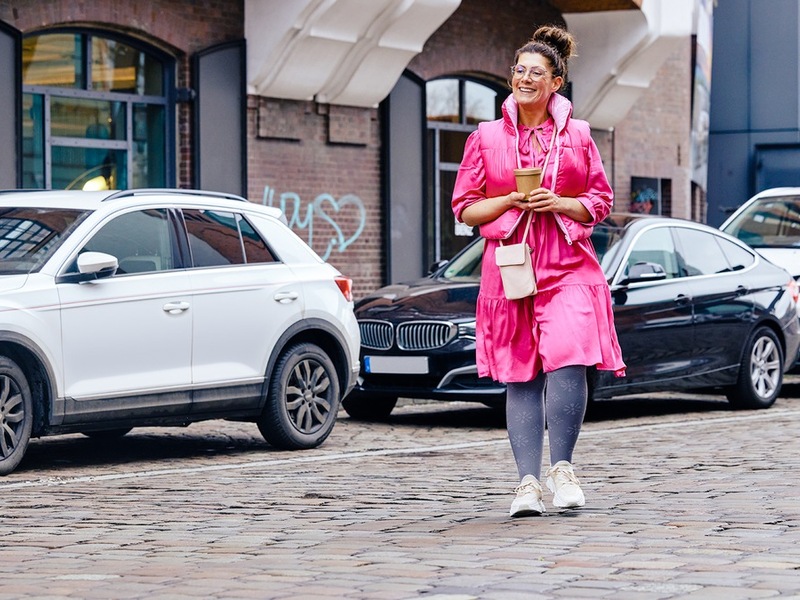 TikTok-Star und Schriftstellerin Jana Crämer im Interview: Der erste Roman über das Leben mit Lipödem - Foto: presseportal.de