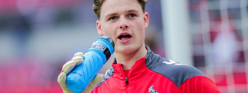 Jonas Urbig spielte viele Jahre für den 1. FC Köln. (Archivfoto) - Foto: Rolf Vennenbernd/dpa
