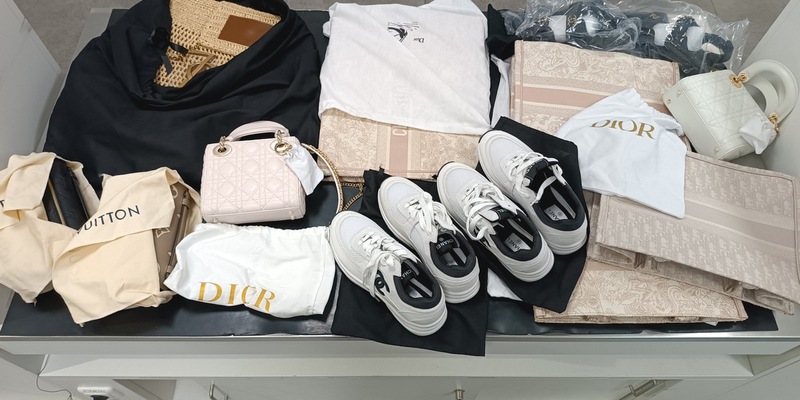 HZA-K: Shoppingtour in Dubai endet für Mutter und Tochter mit Steuerstrafverfahren / Kölner Zoll vereitelt Schmuggelversuch von Luxus-Handtaschen und -Schuhen - Foto: presseportal.de