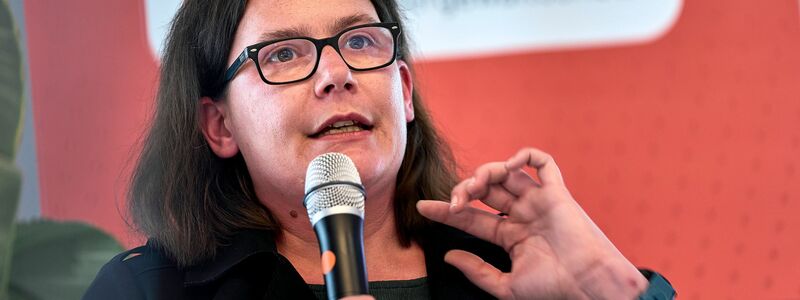 Viele betroffene Männer verharmlosen ihre Gewalterfahrung, sagt Tobias Schiefer. - Foto: Michael Ukas/dpa