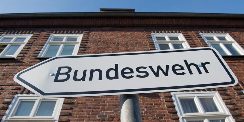 Wegen der Bedrohung durch Russland hatte die Nato ihre Verteidigungsplanungen geändert. Für die Bundeswehr bedeutet das: Sie braucht mehr Platz. (Symbolbild) - Foto: Stefan Sauer/dpa-Zentralbild/dpa