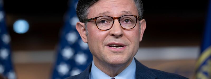 Der republikanische Vorsitzende des Repräsentantenhauses, Mike Johnson, rechnet nicht mit einer dritten Amtszeit Trumps. (Archivfoto) - Foto: J. Scott Applewhite/AP/dpa