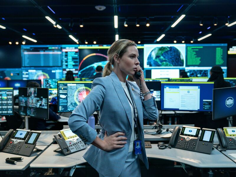 Rebecca Ferguson als Captain Olivia Walker in einer Szene des Films «A House of Dynamite». (Handout) - Foto: Eros Hoagland/Netflix/dpa