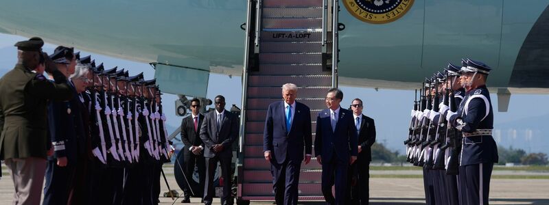 Südkorea und die USA haben sich in Handelsfragen geeinigt. - Foto: Mark Schiefelbein/AP/dpa