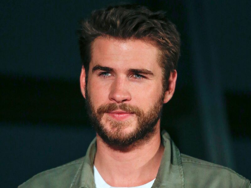 Schauspieler Liam Hemsworth ist eigenen Angaben zufolge seit ein paar Monaten verlobt. (Archivbild)  - Foto: Christopher Jue/epa/dpa