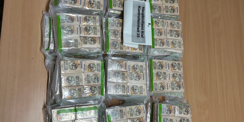 HZA-KI: Zoll sichert 50 Kilogramm Haschisch am Fährbahnhof Puttgarden / Straßenverkaufswert rund 500.000 Euro - Foto: presseportal.de