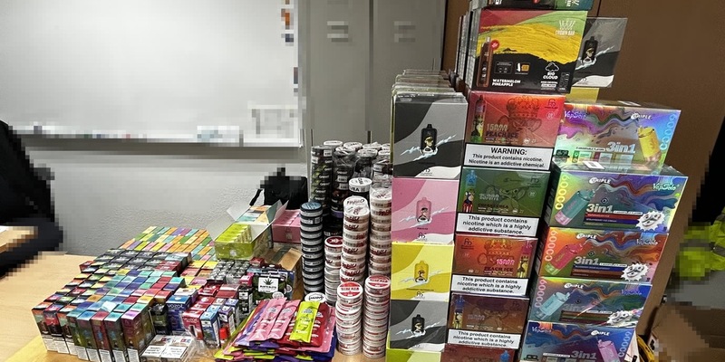 HZA-BI: Bielefelder Zoll stellt große Mengen Vapes und Wasserpfeifentabak sicher/Gemeinsame Kontrollaktion in Herforder Kiosken und Shisha-Bars - Foto: presseportal.de