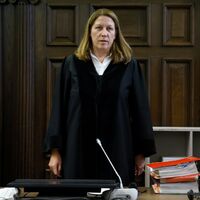 Der mutmaßliche Entführer sagt bereits zum fünften Mal aus. - Foto: Georg Wendt/dpa POOL/dpa