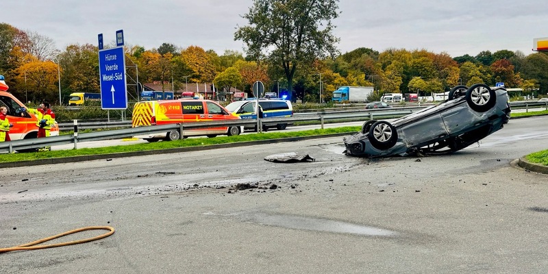 FW Hünxe: Verkehrsunfall auf dem Rastplatz an der BAB 3 - Foto: presseportal.de