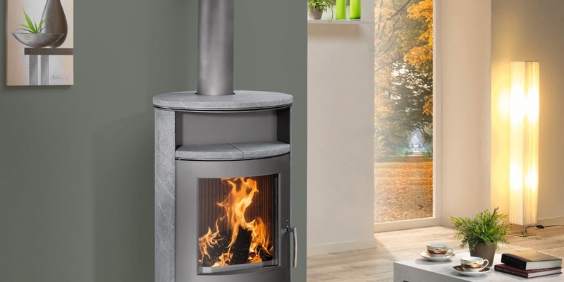 Kaminofen mit doppelter Wirkung: Atmosphäre im Raum, Wärme im ganzen Haus - Foto: presseportal.de