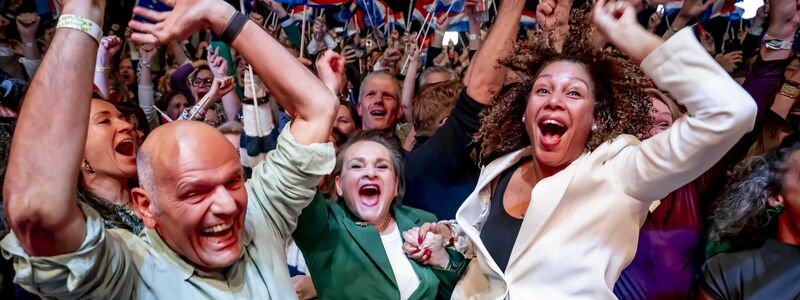 Die Mitte-Links-Partei D66 hat nach ersten Zahlen die Parlamentswahl in den Niederlanden gewonnen.  - Foto: Robin Utrecht/ANP/dpa