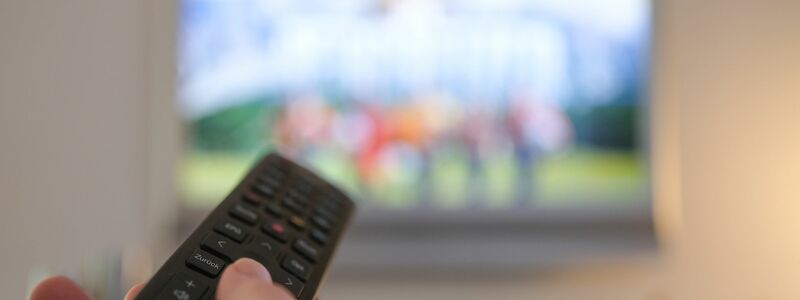 Bleibt der Bildschirm ab Mitte des Monats schwarz? (Archivbild) - Foto: Bernd Weißbrod/dpa