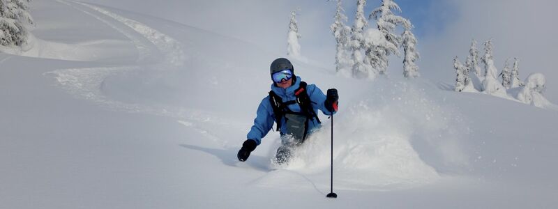 Die Abfahrt ohne Helm kann in Italien teuer werden. (Archivbild) - Foto: Bernhard Krieger/dpa-tmn