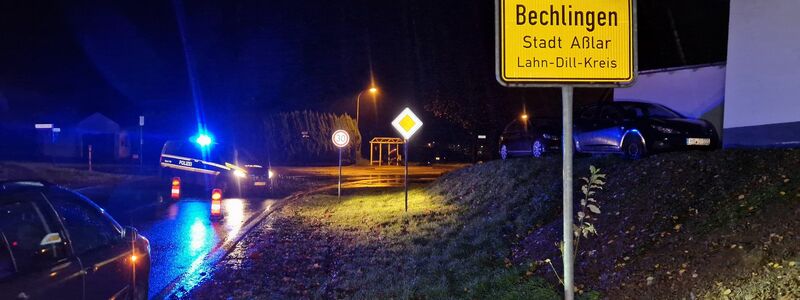 Ein 29-Jähriger soll beim Versuch, vor einer Polizeikontrolle zu fliehen, direkt auf einen Polizisten zugefahren sein. Der Beamte griff zur Waffe. - Foto: Andreas Trojak/wirSiegen.de/dpa